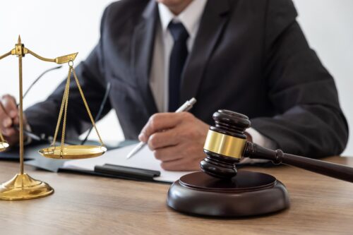 Make Use of Commercial Litigation Lawyers to Safeguard Your Company
