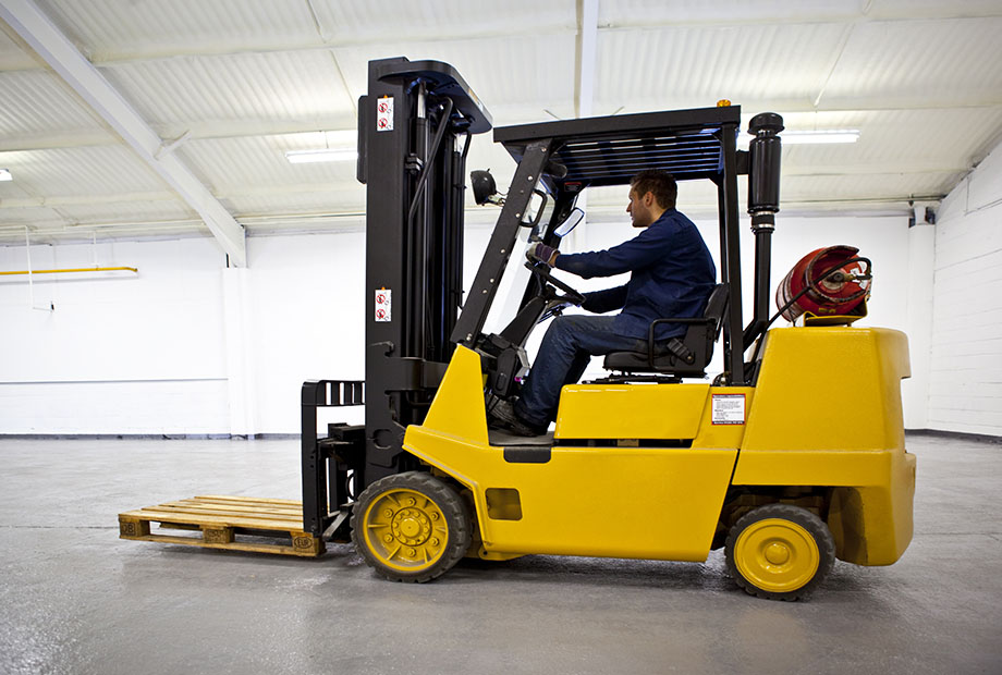 What Does A Comprehensive Forklift Hire Service Provide?