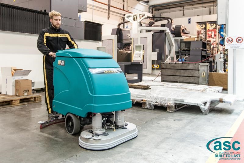 A Comprehensive Comparison Of Ride-On And Walk-Behind Industrial Floor Scrubbers