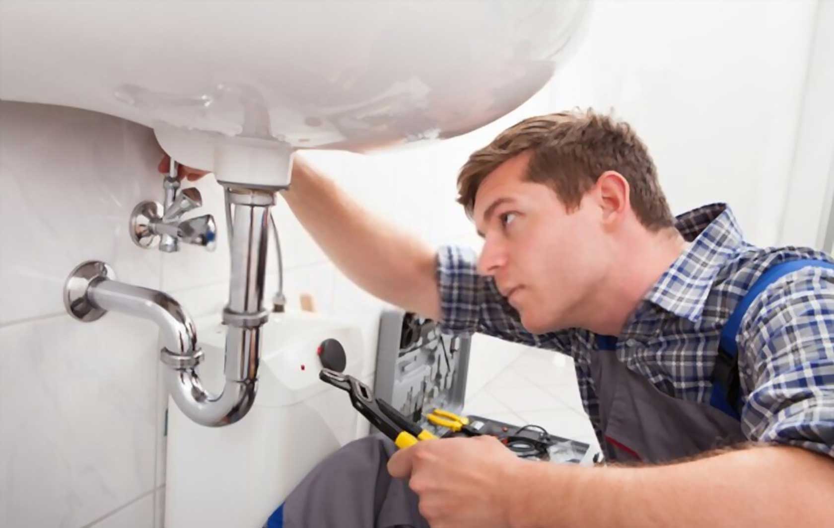 Top Signs You Need to Call a Professional Plumber for Your Office