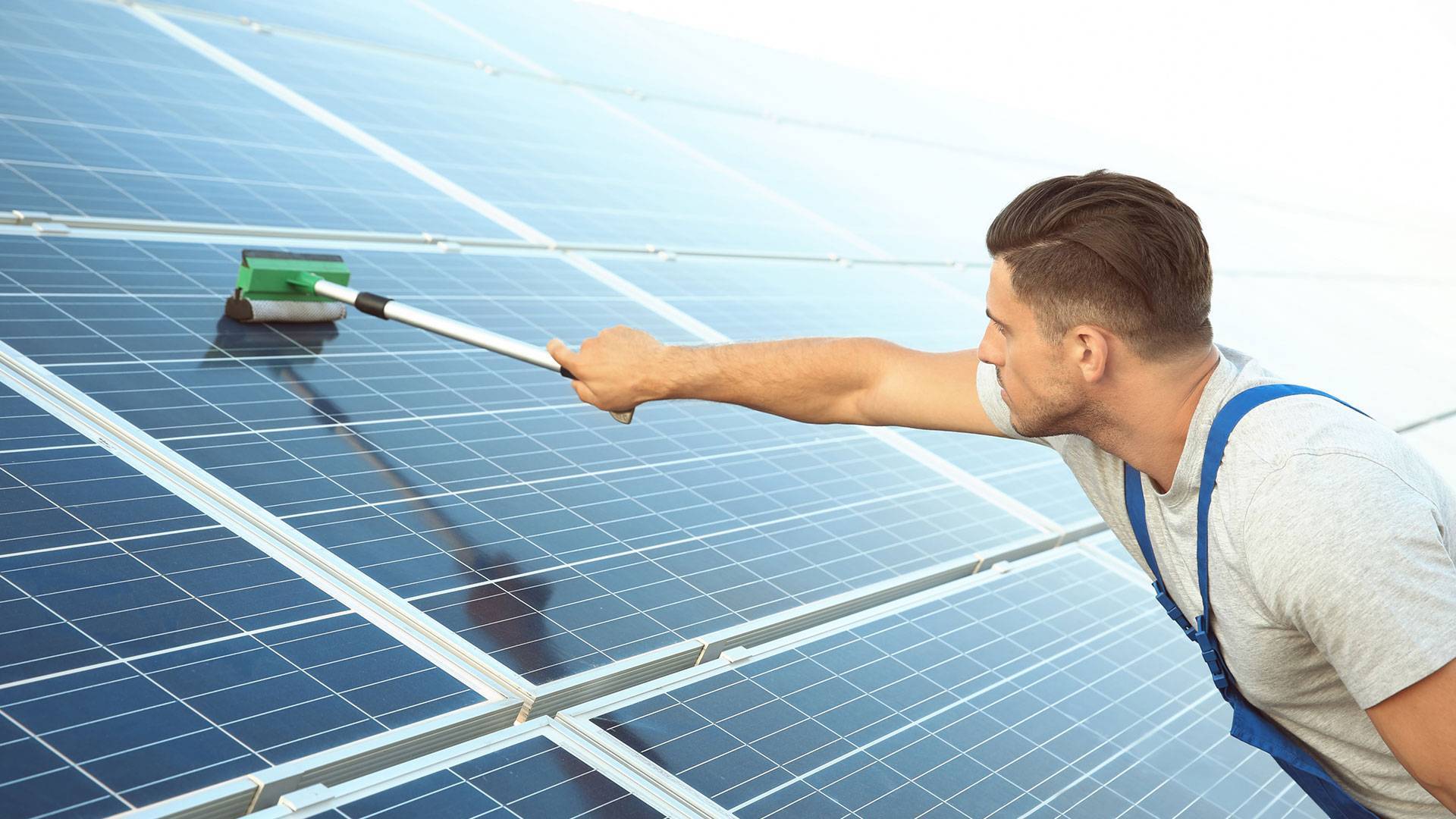 The Ultimate Guide to Solar Panel Cleaning