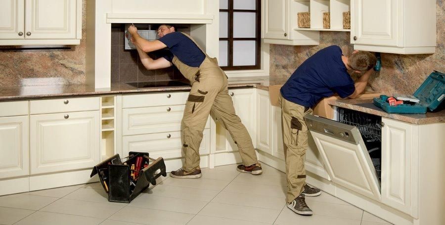 Benefits Of Working With A Local Kitchen Cabinet Maker